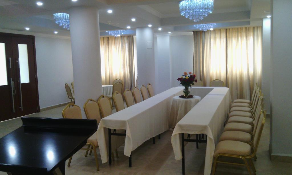 Addissinia Hotel Экстерьер фото