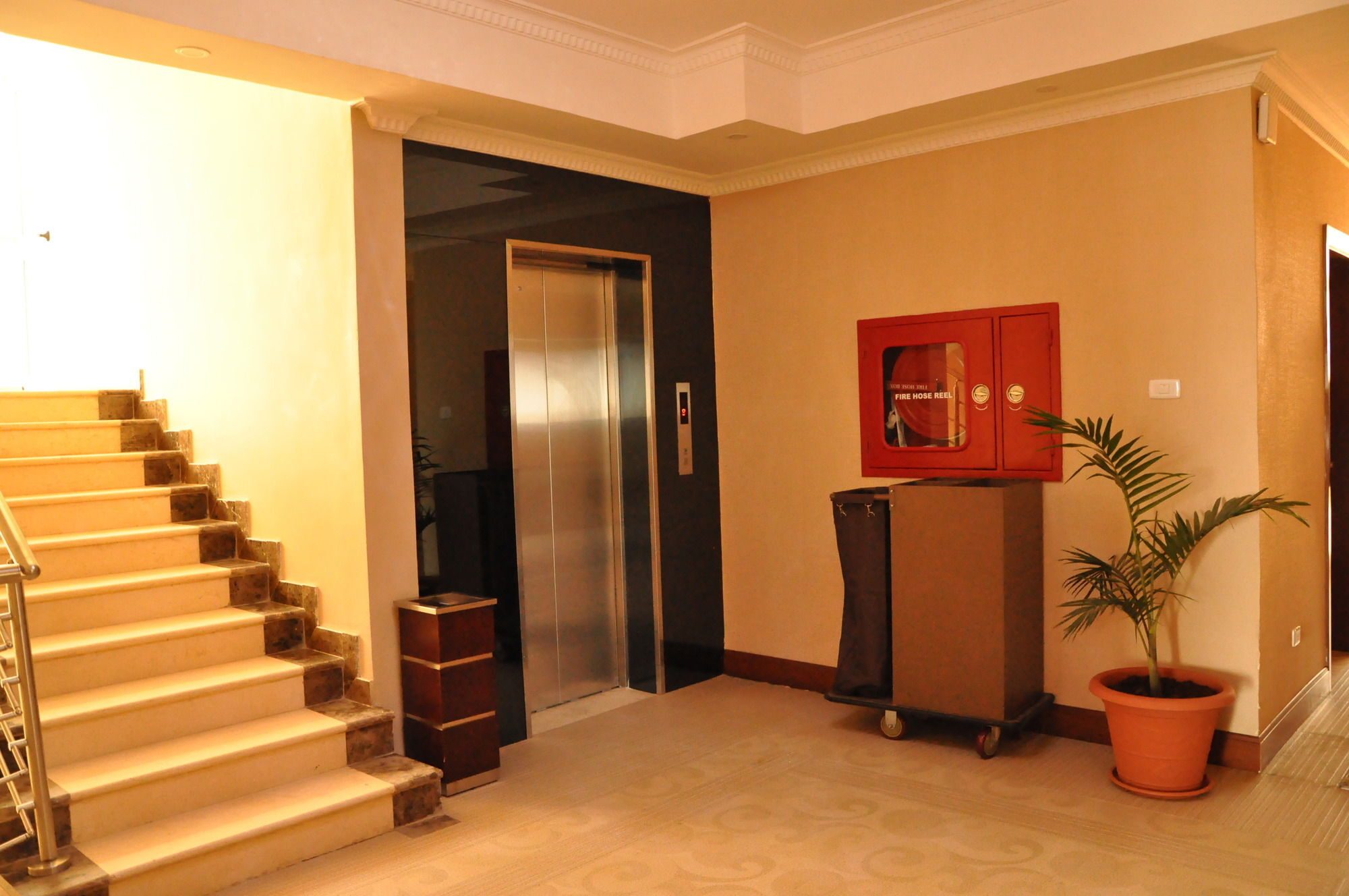 Addissinia Hotel Экстерьер фото